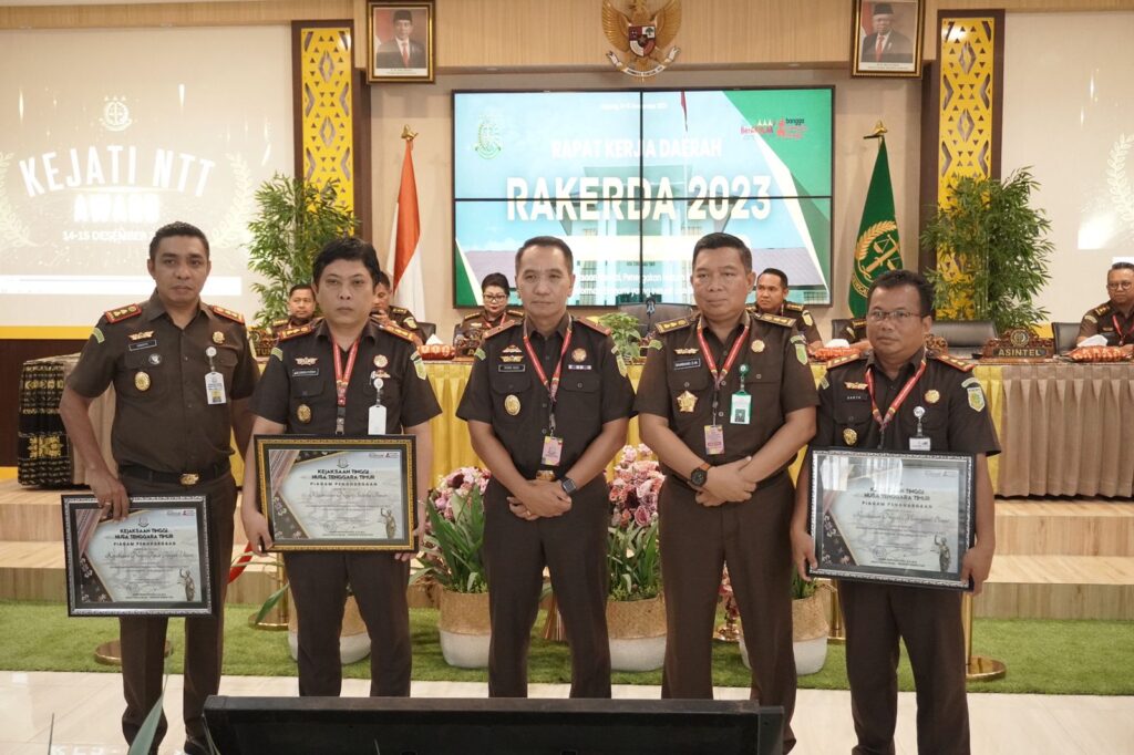 Penerima Penghargaan Rakerda Kejati NTT 2023