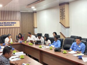Kamis, 7 Maret 2024 pada pukul 10.00 WITA bertempat di Kantor Balai Wilayah Sungai Nusa Tenggara II telah dilaksanakan kegiatan Rapat Pembahasan Progres Pengadaan Tanah Proyek Strategis Nasional (PSN) Bendungan Temef di Kabupaten Timor Tengah Selatan yang dihadiri oleh Kepala Balai Wilayah Sungai Nusa Tenggara II, Kepala Balai Pemantapan Kawasan Hutan dan Tata Lingkungan XIV Kupang, Kepala Kantor Pertanahan Kabupaten Timor Tengah Selatan, Kepala Dinas PRKP Kabupaten Timor Tengah Selatan, Kepala UPT Kesatuan Pengelolaan Hutan serta Kepala Seksi Pertimbangan Hukum Kejaksaan Tinggi Nusa Tenggara Timur. Dalam rangka percepatan Penanganan Dampak Sosial Kemasyarakatan Pembangunan Bendungan Temef di Desa Konbaki, Desa Oenino dan Desa Pene Utara di Kabupaten Timor Tengah Selatan.