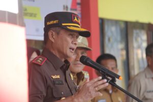 , Kajati NTT, Zet Tadung Allo, menyampaikan pesan kuat kepada para siswa sebagai calon pemimpin masa depan bangsa