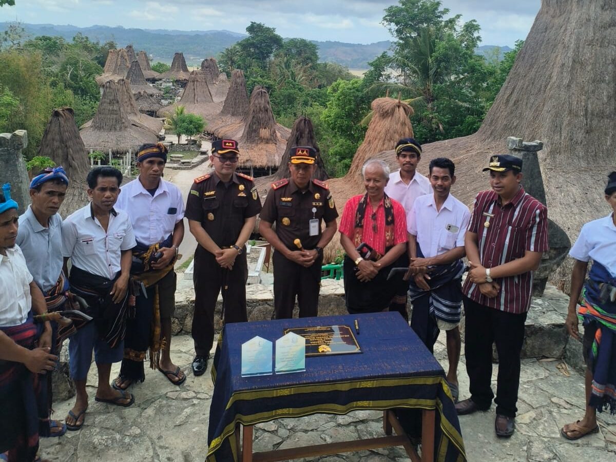 Peresmian Desa Tebara sebagai Desa Binaan oleh Kajati NTT